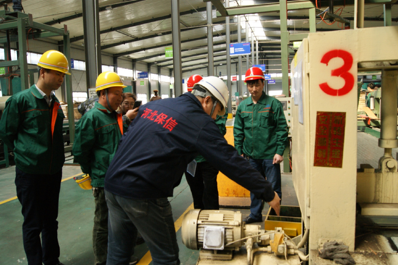 五棵松集團《安全生產(chǎn)標準化》企業(yè)評審順利通過