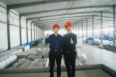 熱烈歡迎五棵松蘭州金牌代理商馬建軍先生蒞臨五棵松木業(yè)探討交流建筑模板發(fā)展的未來之路！