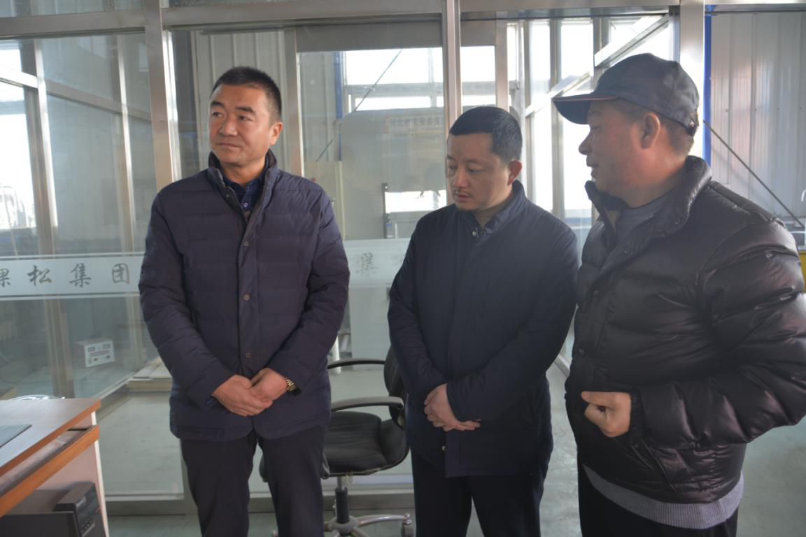 熱烈歡迎蘭州三友木業(yè)有限公司領(lǐng)導(dǎo)到五棵松木業(yè)參觀考察!